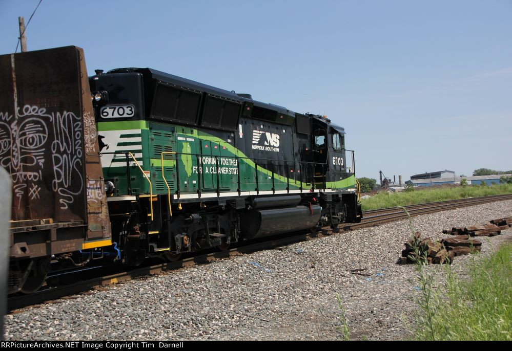 NS 6703 heading out on local B15